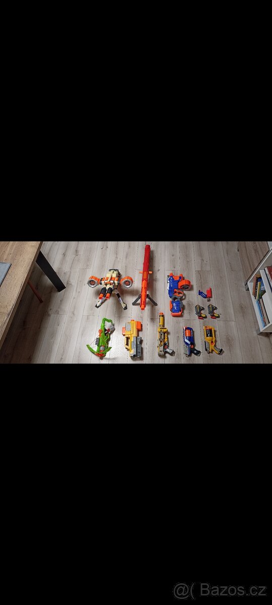Velká sada NERF zbraní různé modely