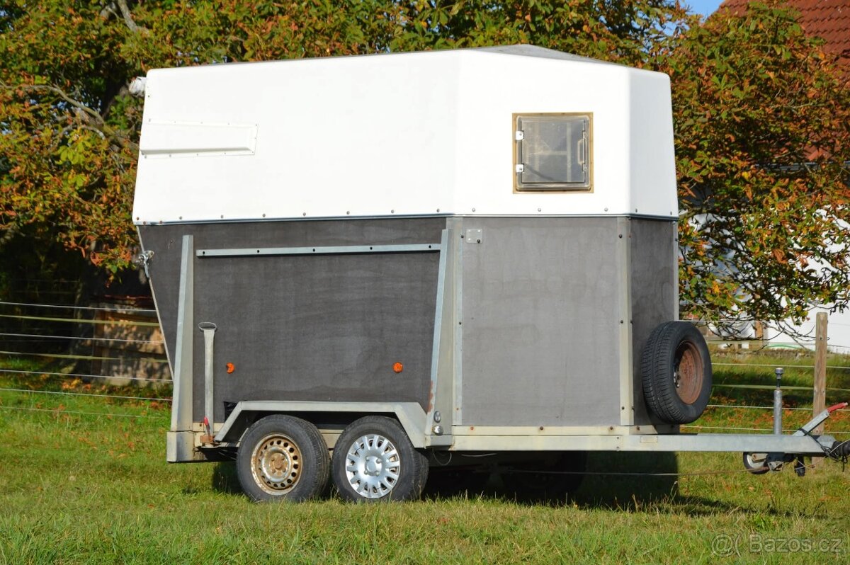 Přepravník pro 2 koně Maro Kralovice