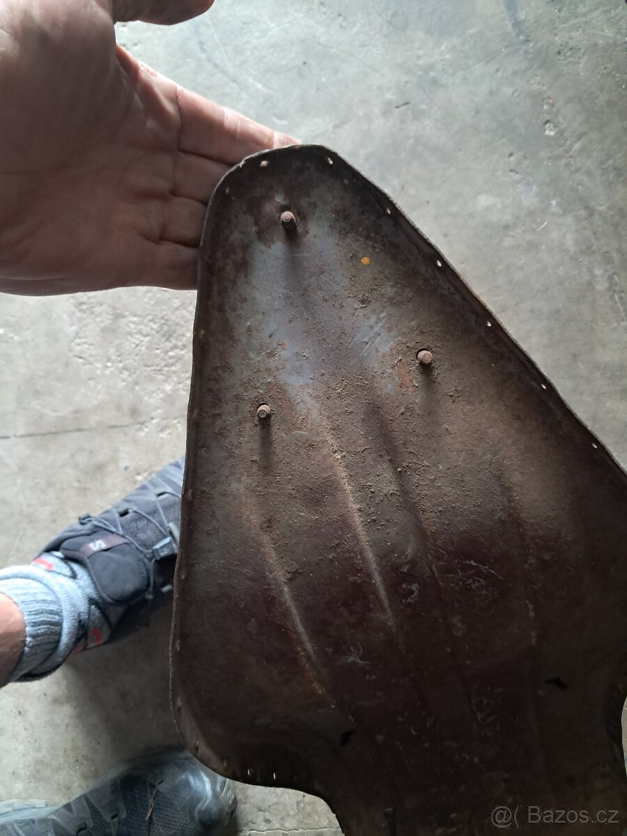 Jawa 500 ohc plech sedadla