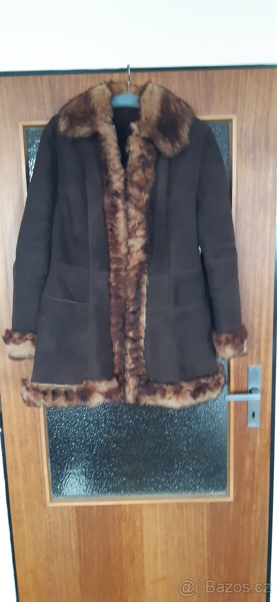 Zimní kožešinový kabát