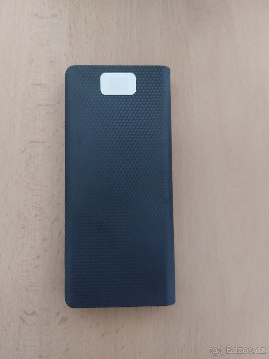Nová power banka 20000 mah ( 8x 18650 )