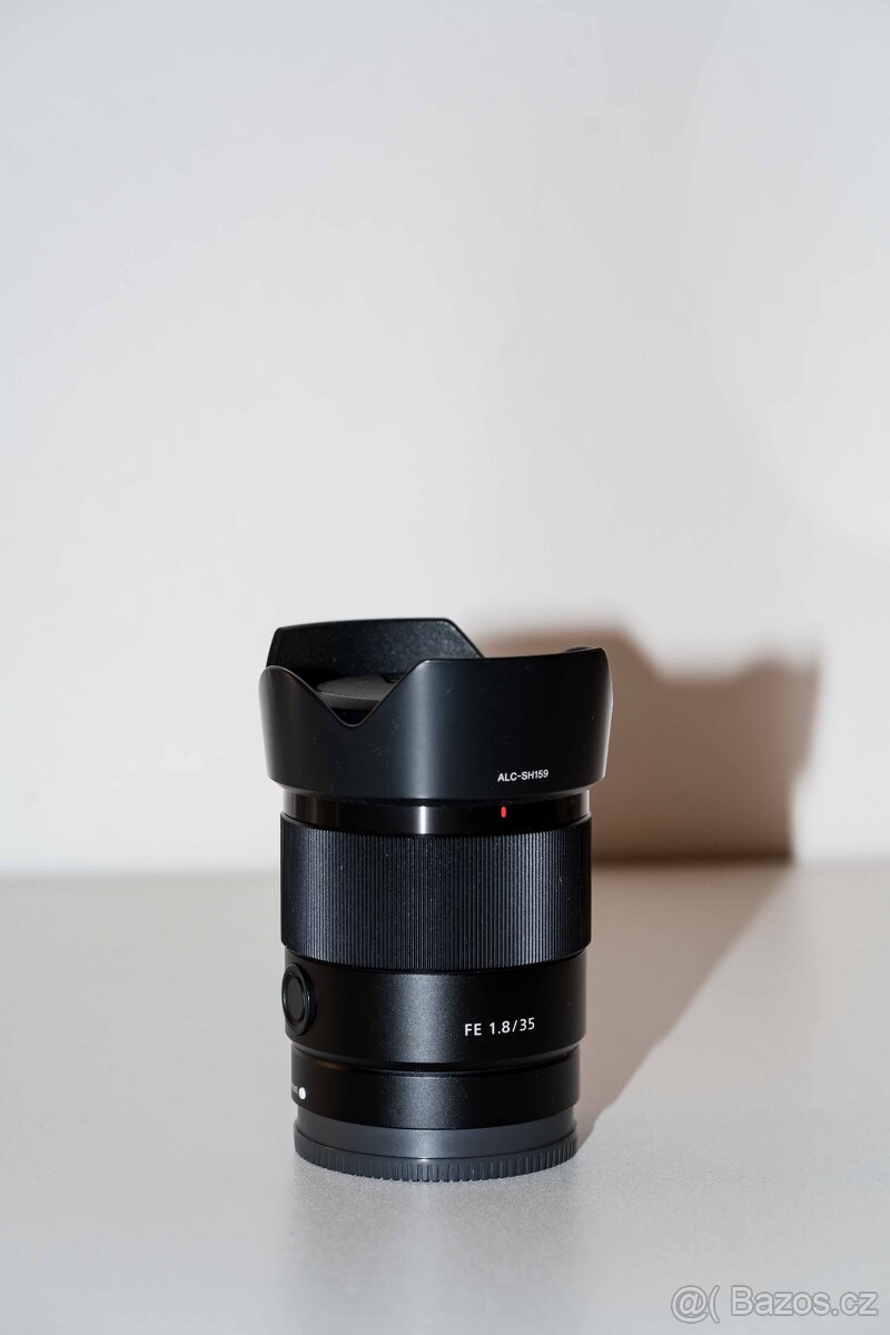 Sony FE 35 mm f/1.8