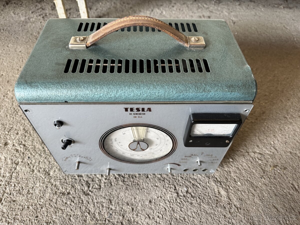 Tesla rc generátor