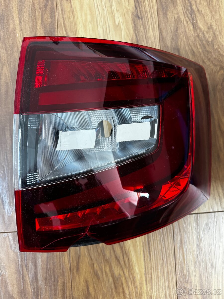 Škoda Octavia 3. gen Combi 2018 LED zadní světlo s mlhovkou