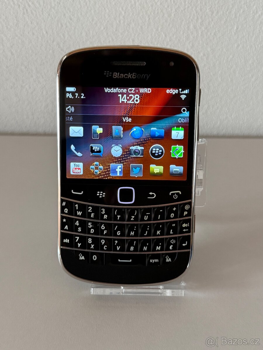 Dobrý den, prodávám BlackBerry® Bold 9900 Black QWERTZ (1)