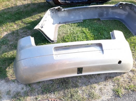 Zadní nárazník VW Golf V