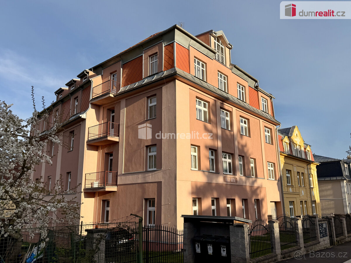 Luxusní byt 3+kk/B ve čtvrtém patře s osobním soukromým výta