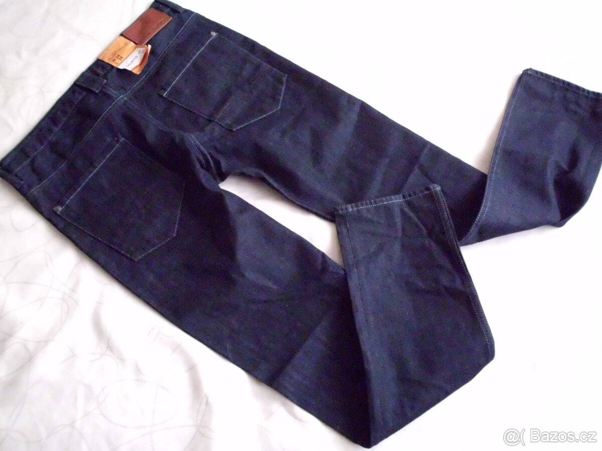 Hugo Boss Comfort fit nové pánske rifle L-34/34