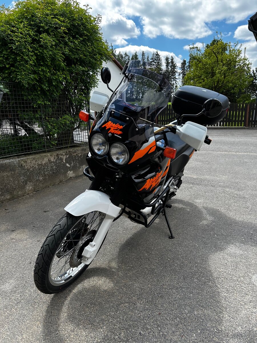 Honda africa twin 750