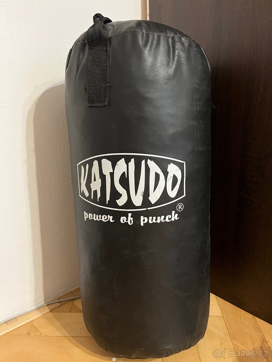 černý boxovací pytel Katsudo