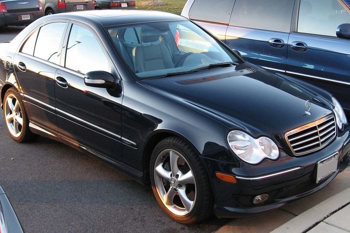 Náhradní díly na Mercedes C-class w203