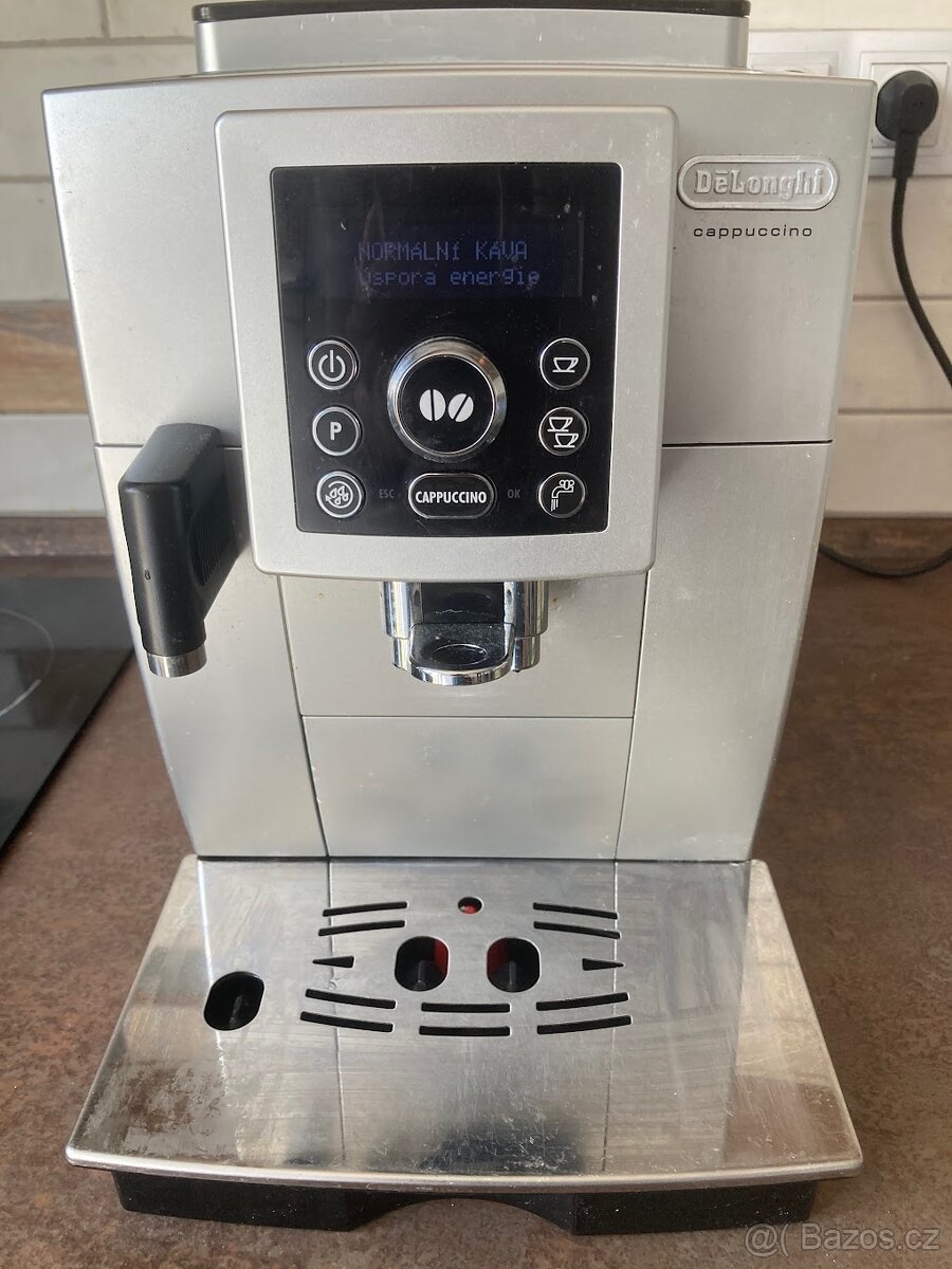 Funkční automatický kávovar Delonghi Cappuccino