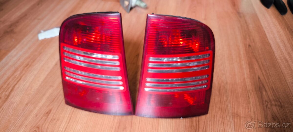 Prodám zadní světla škoda octavia 1 combi