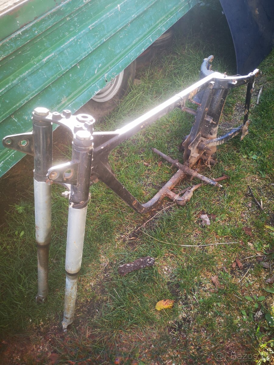 Jawa 350 rám