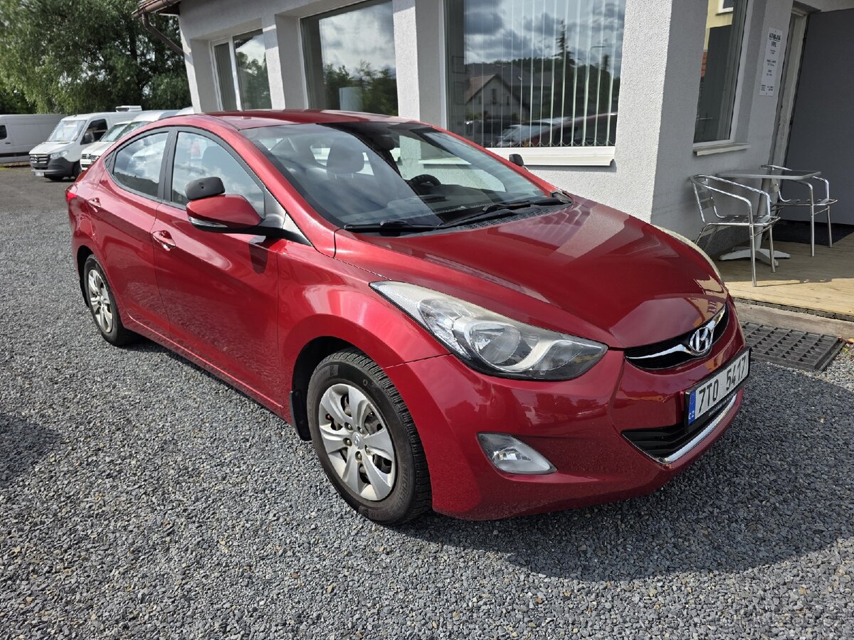 Hyundai Elantra 1.6 i úprava pro autoškolu