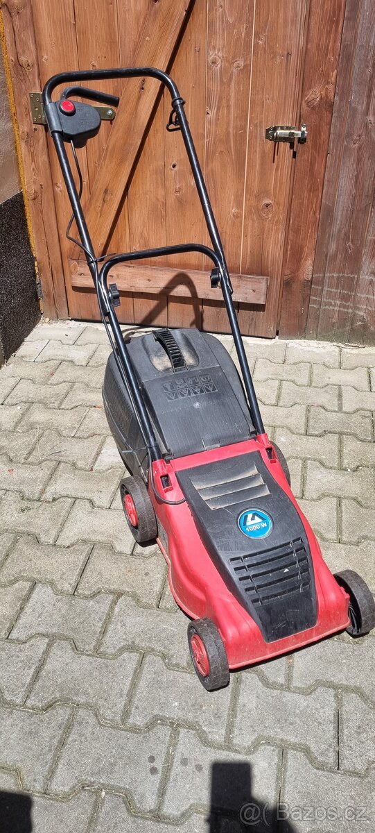 Elektricka sekacka na travu