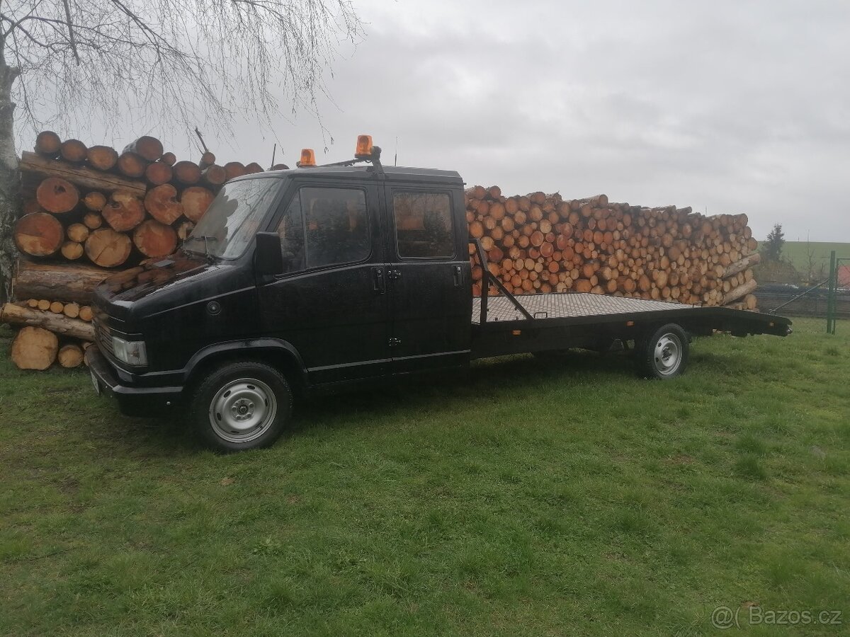 ODTAHOVÝ SPECIÁL / ODTAHOVKA - PEUGEOT J5, 2,5D, r.v.1986