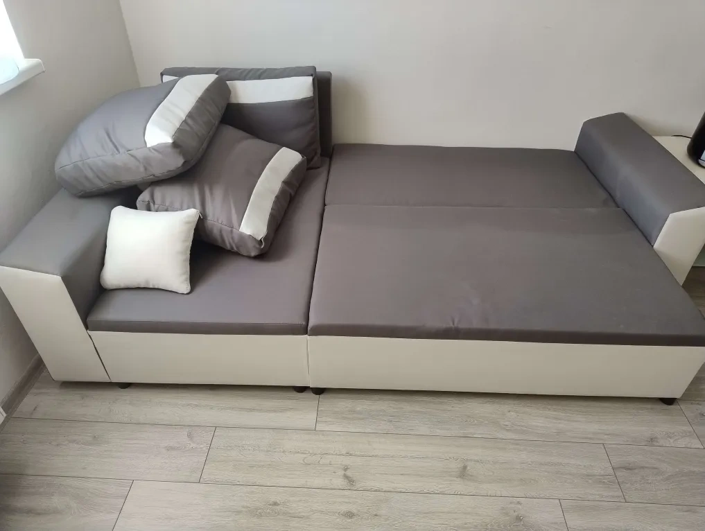 Rozkládací rohová sedací souprava