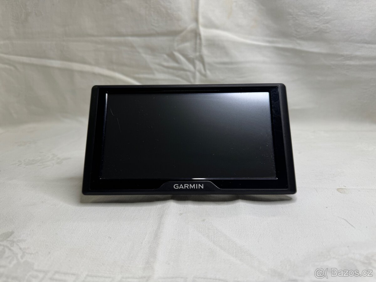 Garmin Drive 60 LMT + držák + nabíječka