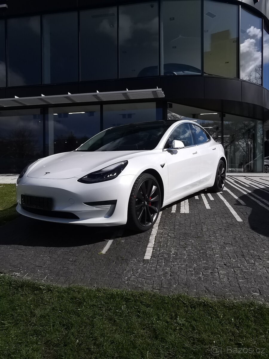 Tesla 3 Performance