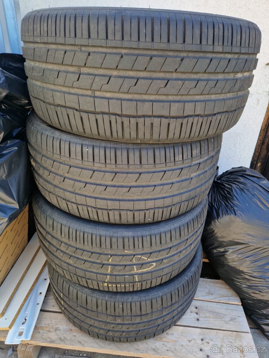 Pneu Hankook 275/35R22