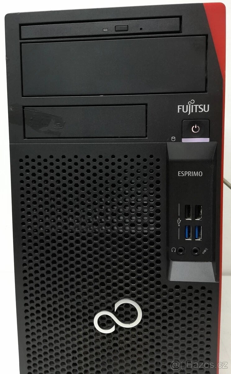 PC Fujitsu Esprimo P557