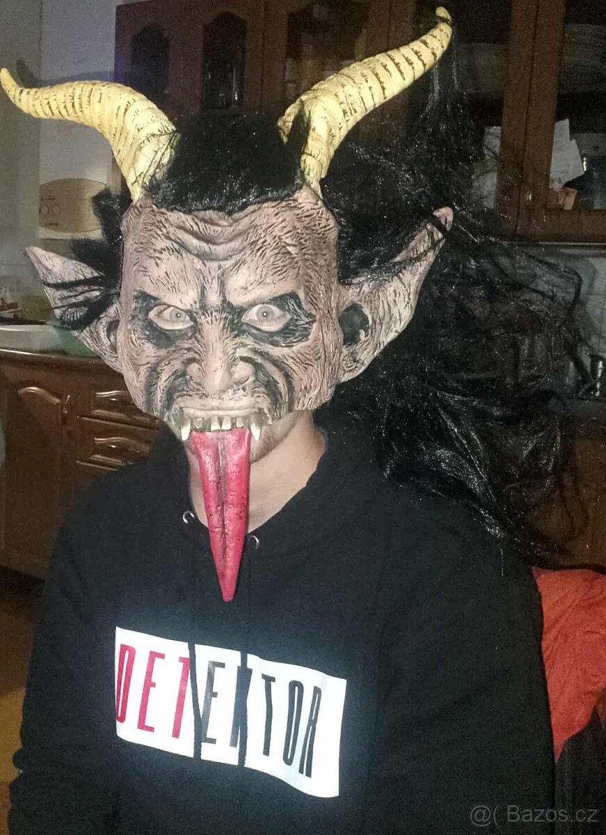 Gumová krampus maska