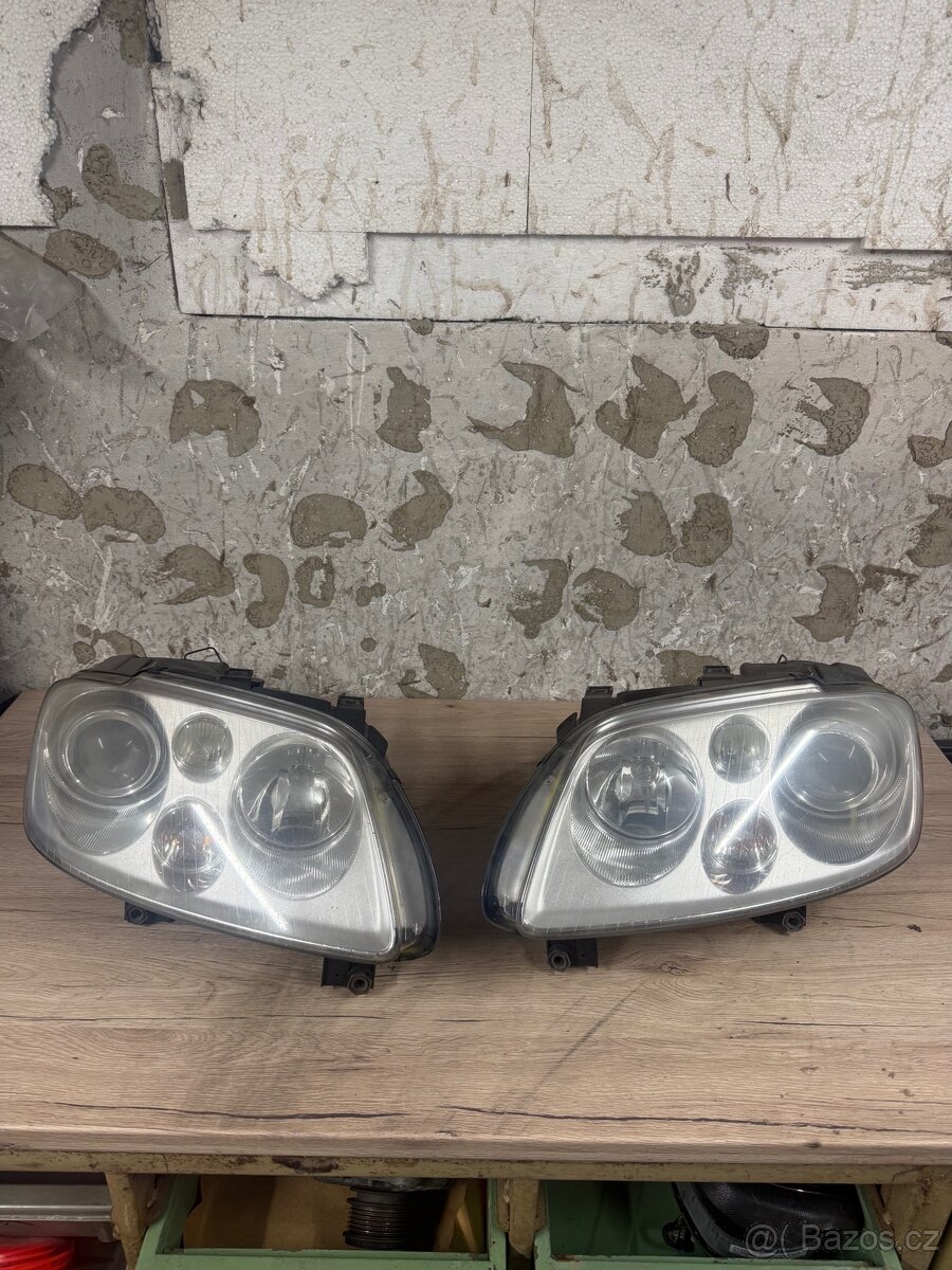 Přední xenonové světla Touran  1T1