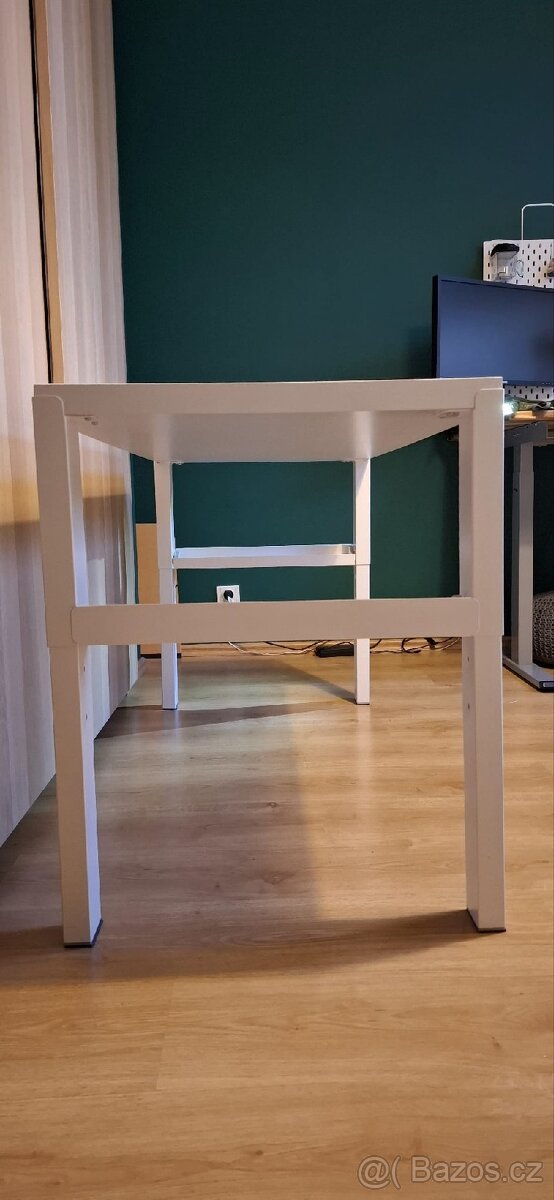 Rostoucí  dětský  stůl, jako nový