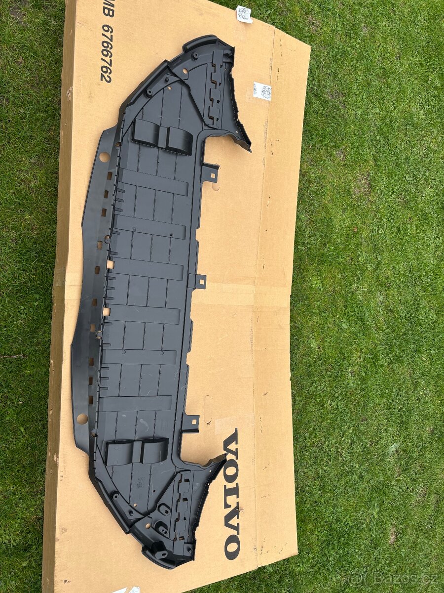 Volvo V90, s 90 spodní spoiler pod nárazník