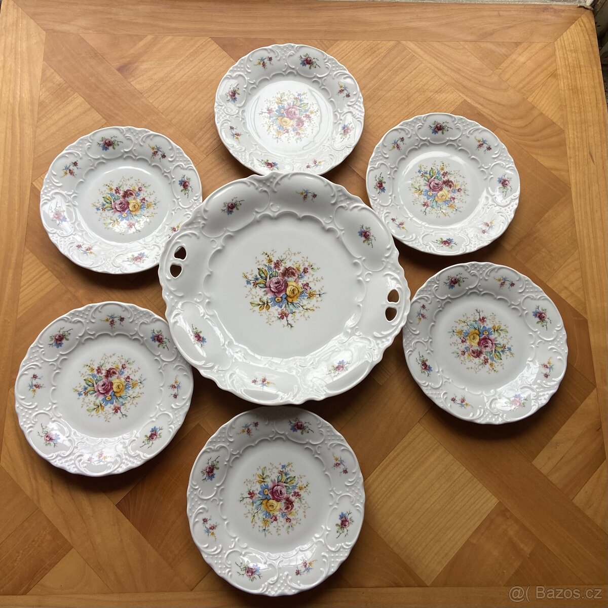 Nová Koláčová souprava, porcelán s motivem květin, 7 dílná