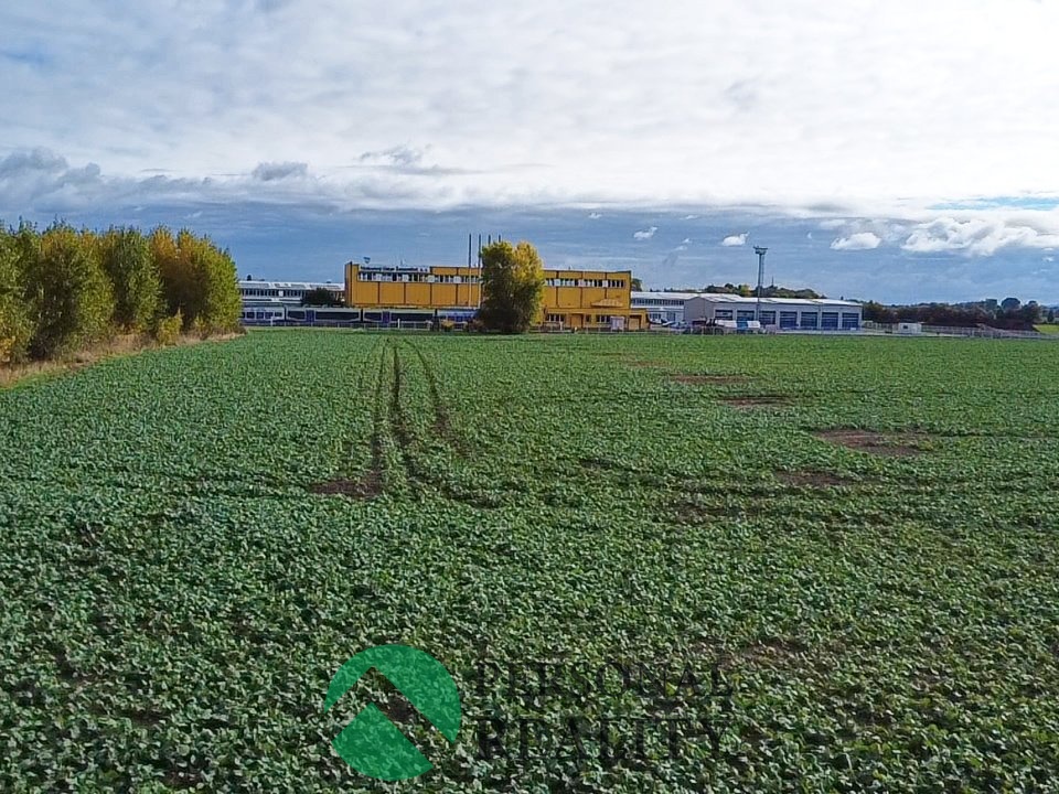 Prodej komerčního pozemku 5 795 m², Cerhenice, ev.č. 02608