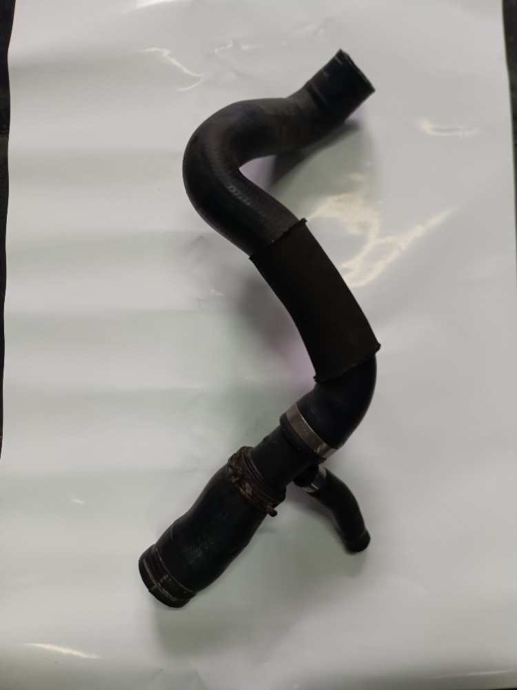 Originální hadice chladiče Astra H, Zafira B 13211820