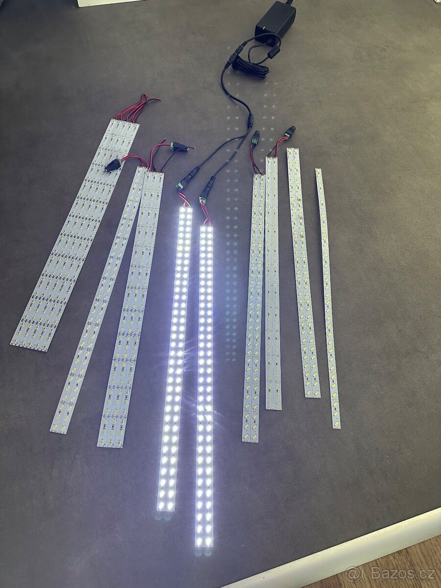 Adaptéry, repro, konektory, kleště, panel meter, LED,