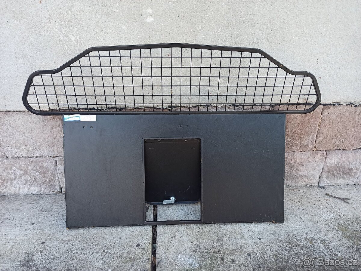 Dělící přepážka Audi A4