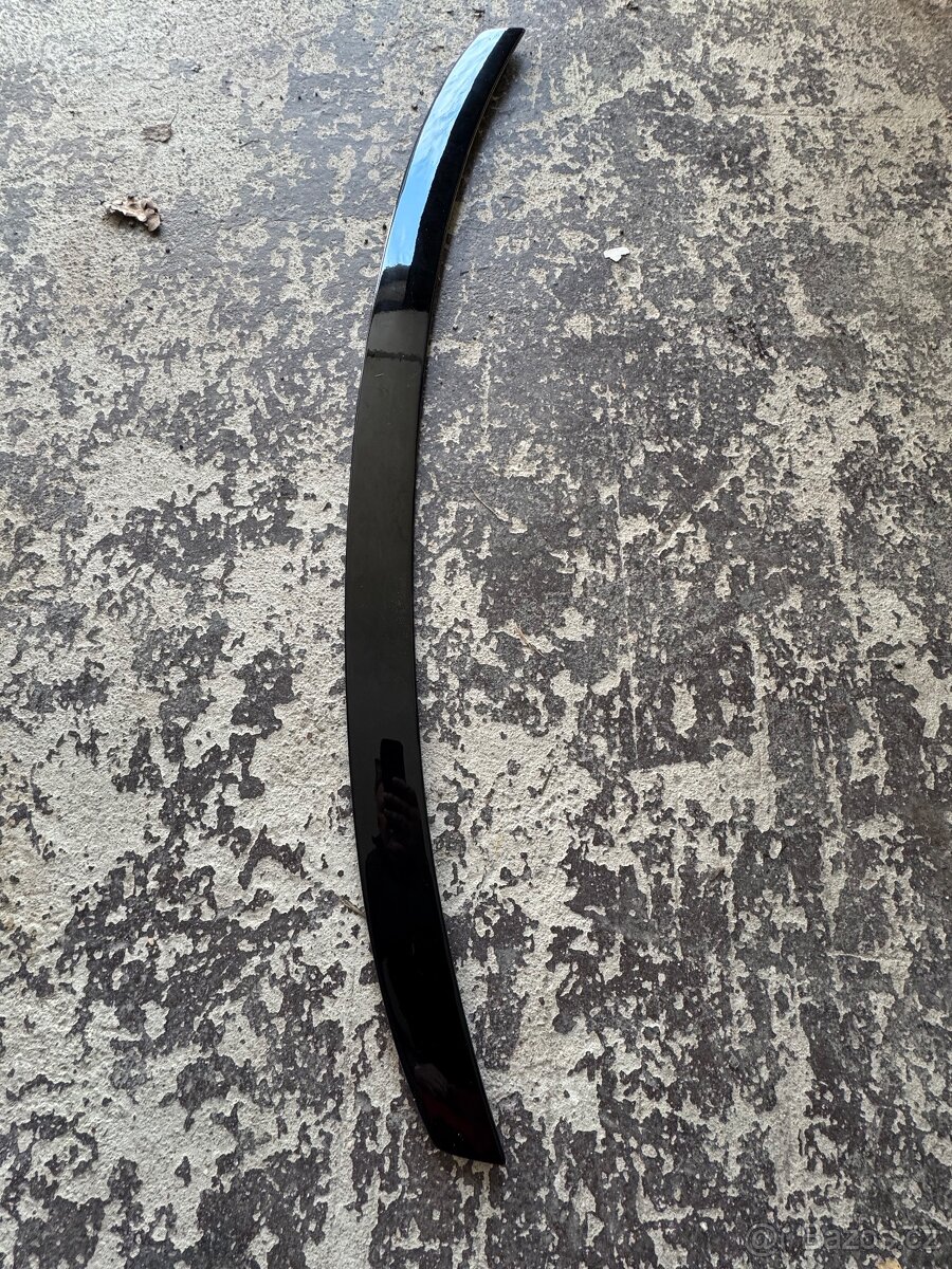 Zadní spoiler na kufr