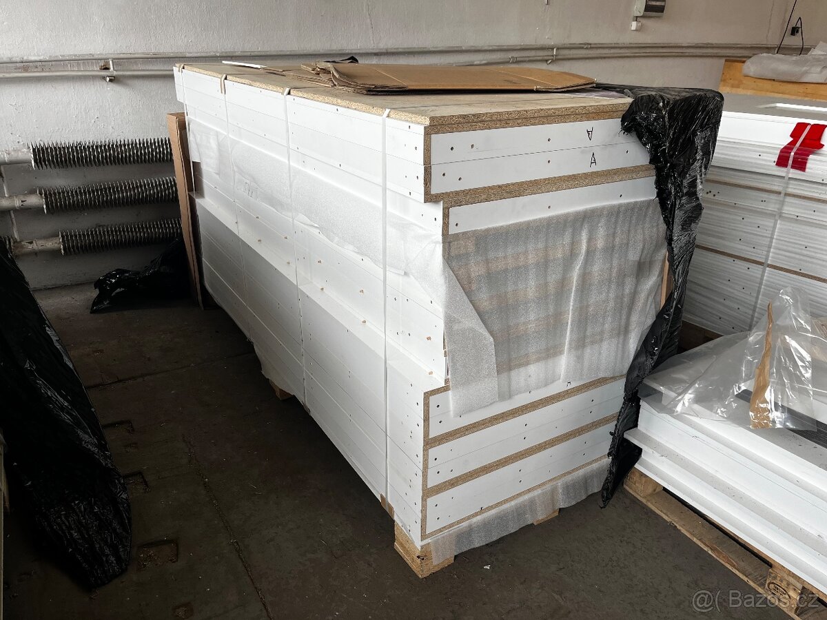 Drevotriskove bile panely