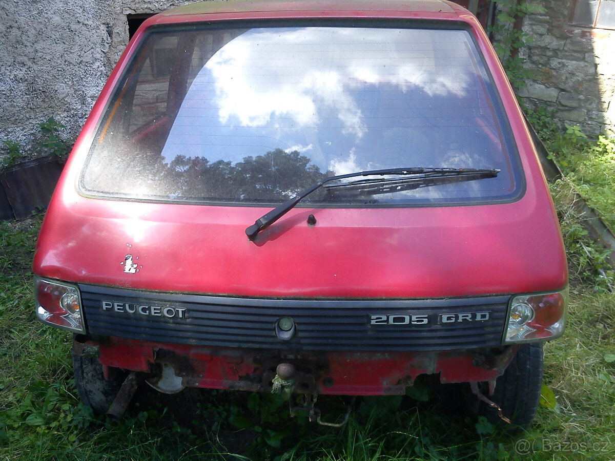Peugeot 205 kapota + páte dveře