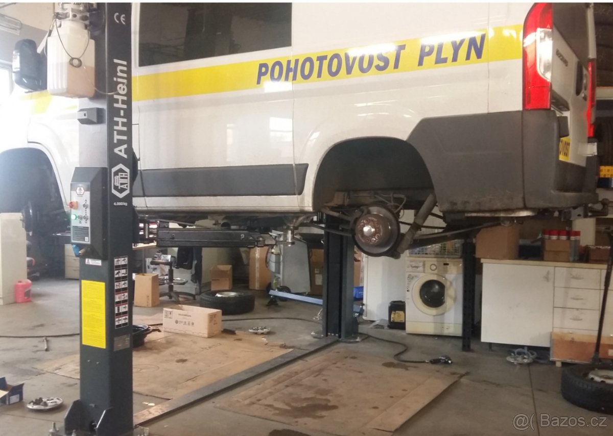 Zvedák dvousloupový - AUTOMAT 3.500kg v ZÁRUCE