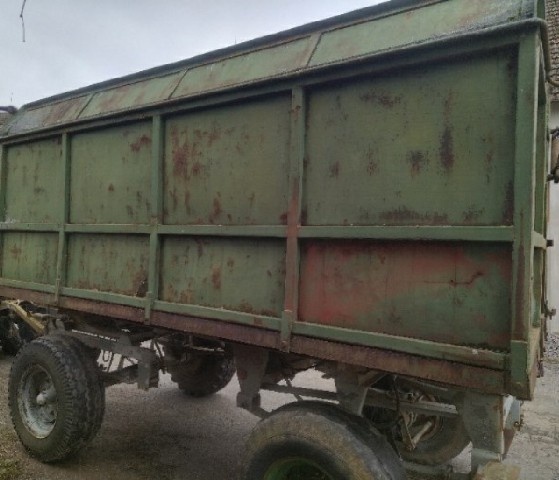 Vlek za traktor bez spz