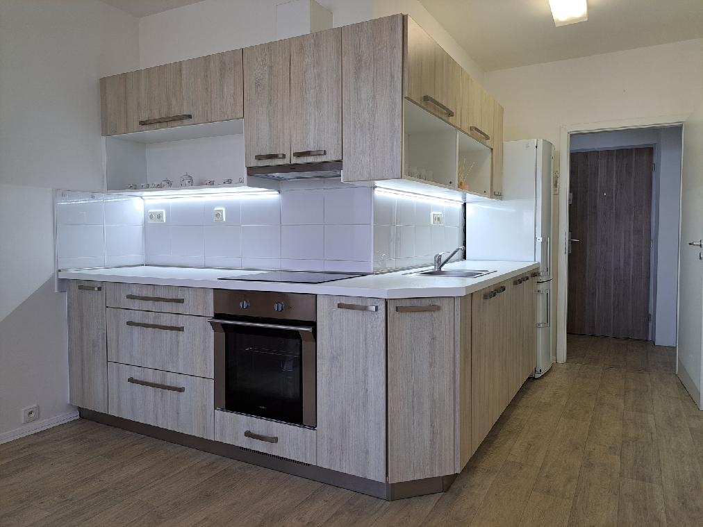 Pronájem nového, moderního bytu 1+kk 28 m2 Chaloupky CENTRUM