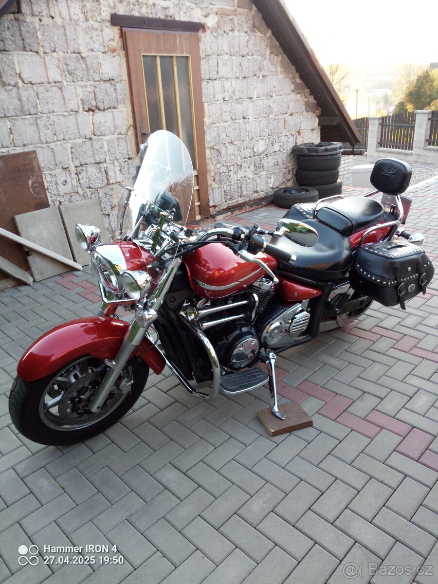 YAMAHA XVS 1300A Midnight Star