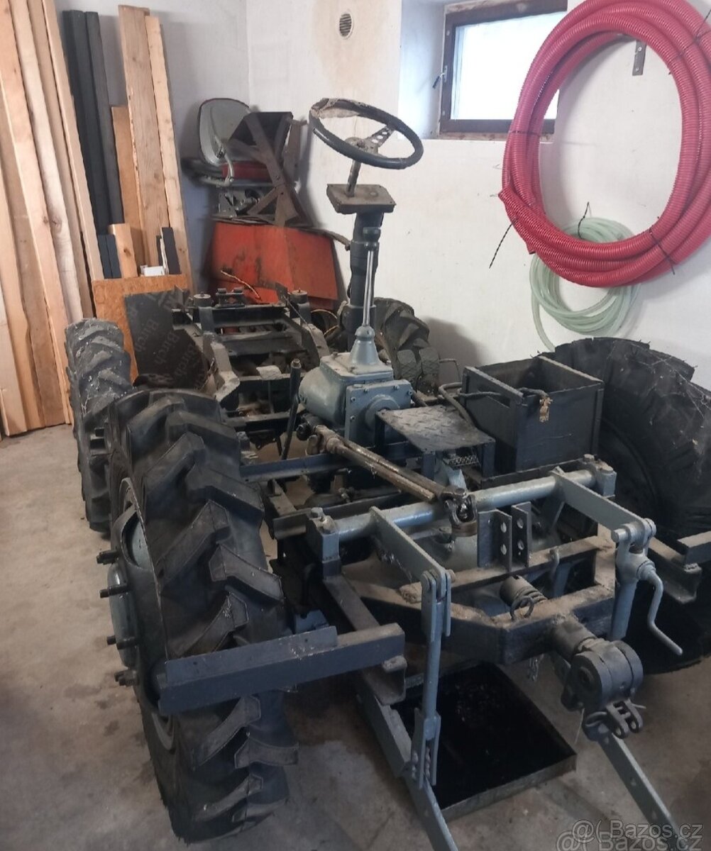 Malotraktor domácí výroby 4x4
