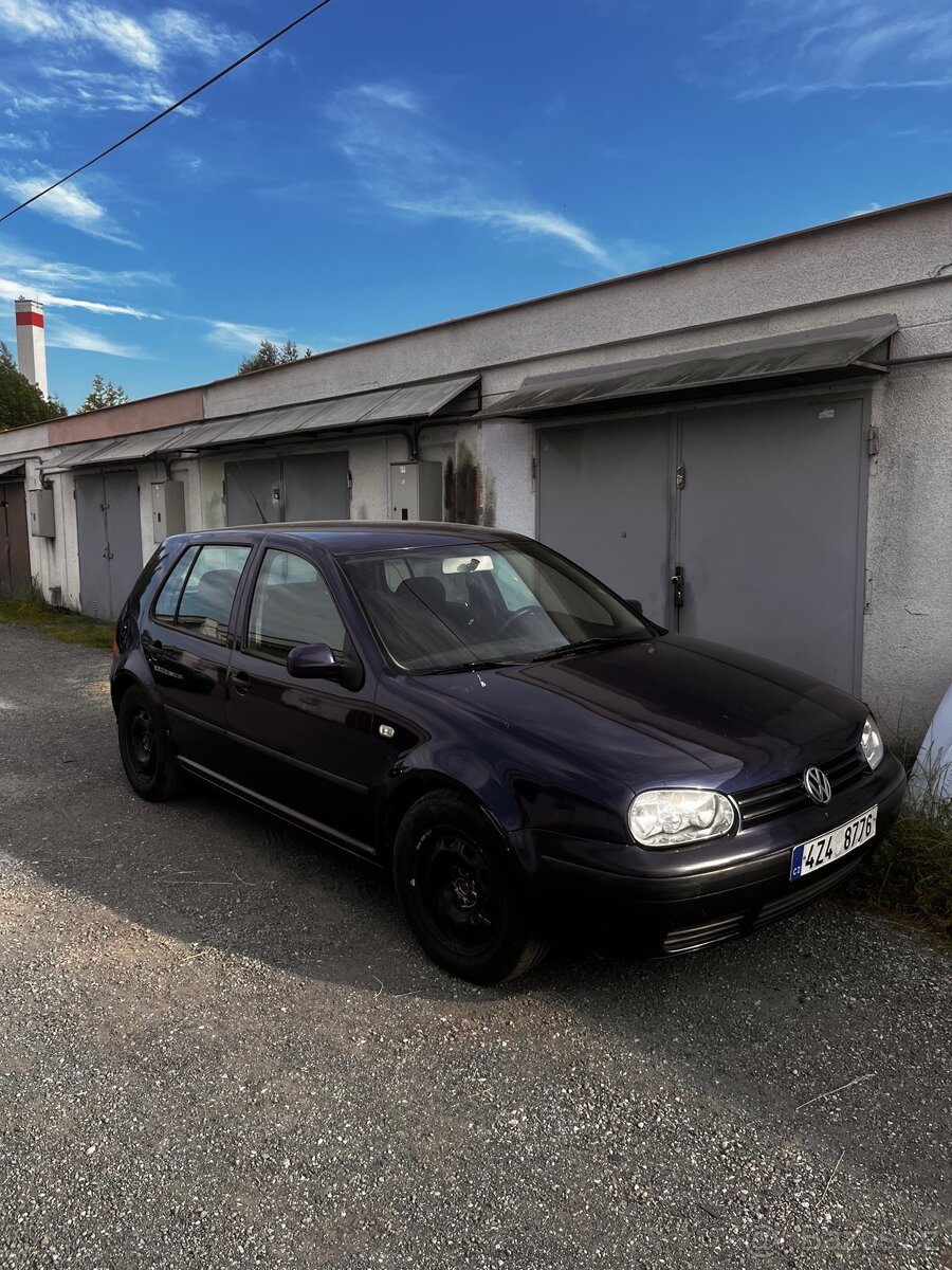 Golf IV 1.9tdi 74kw - Tažné , Klima