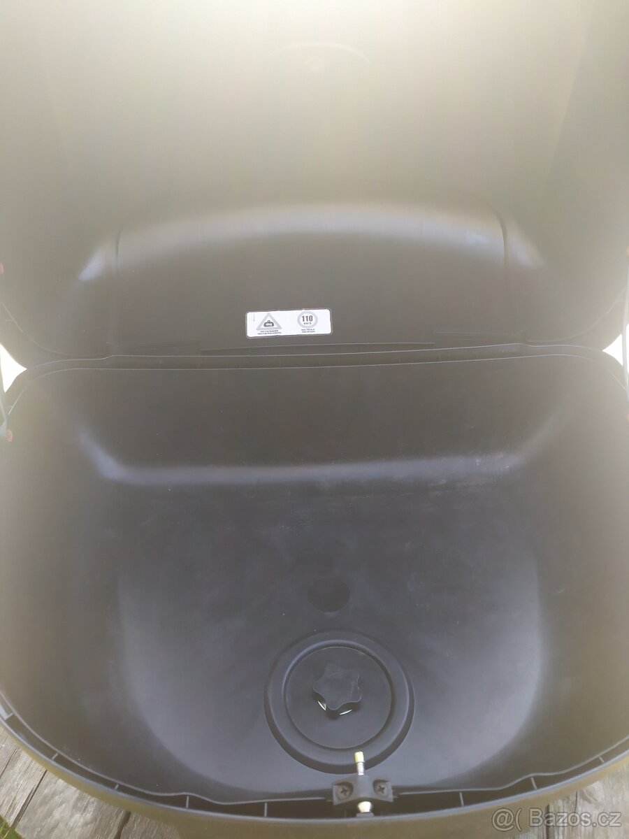 Kufr na motorku na dvě helmy