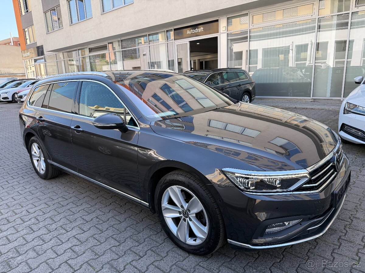 VW Passat B8 Variant Elegance 2.0TDI 110kW DSG Matrix ACC Qi