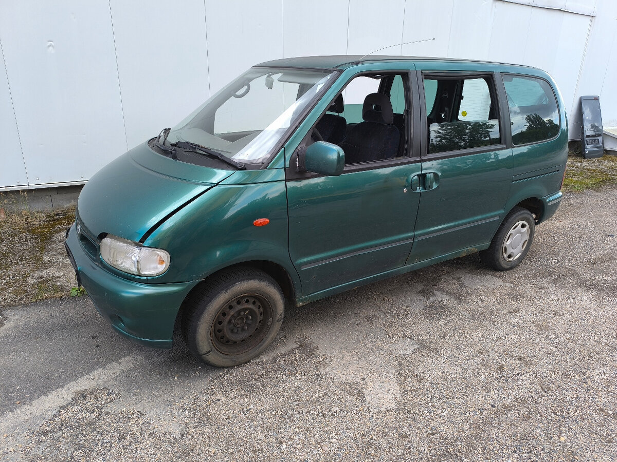Nissan Serena 1.6 16v 71kw veškeré nd. Levně.