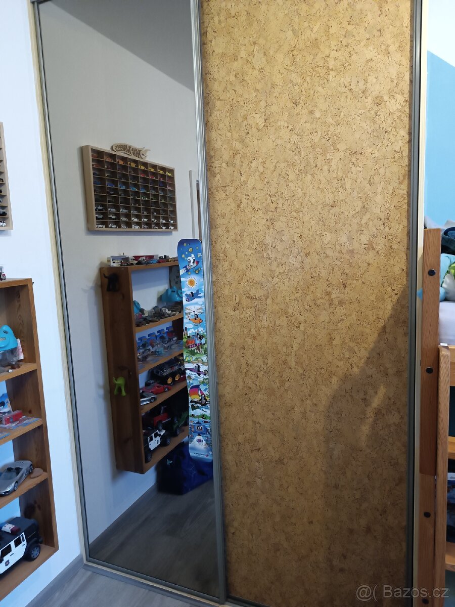 Vestavěná skříň za odvoz