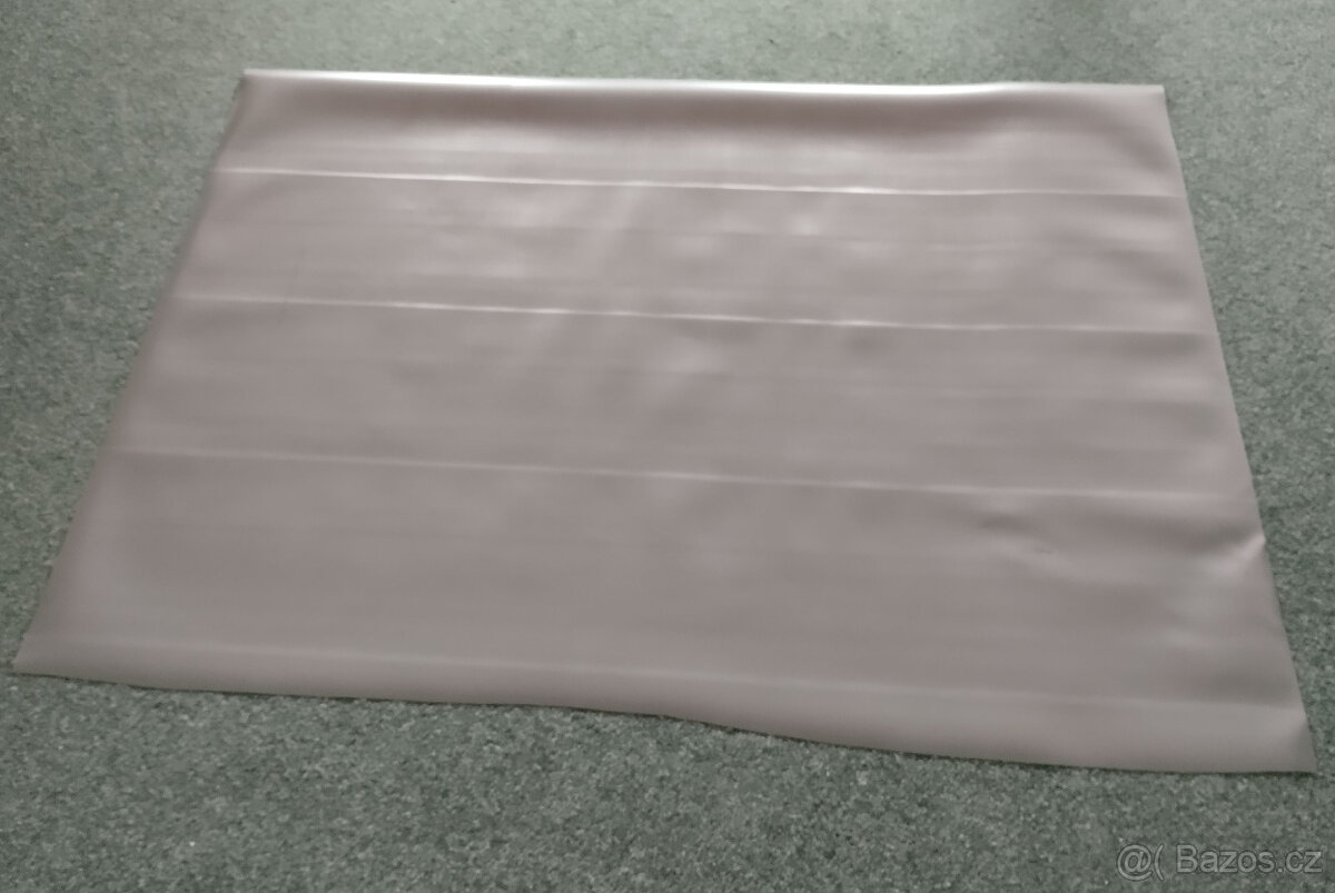 Zbytky PVC, FPO/TPO hydroizolační fólie (balkóny, jezírka)