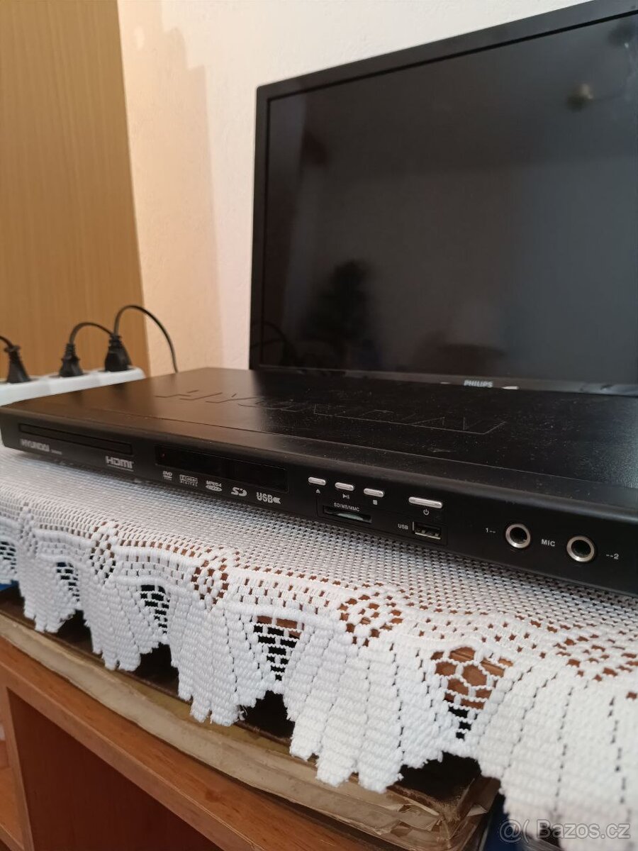 DVD přehrávač Hyundai DV5H835 USB, SD, HDMI, S-Video, SCART
